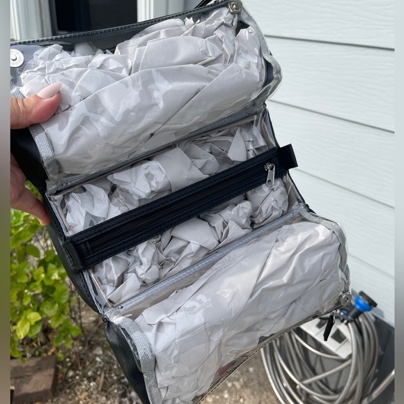 TAHARI Cosmetics Pyramid Case - Picture 12 of 14